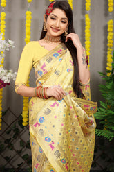 Splendor Hathi Patola Worked Yellow Heavy Banarasi Saree